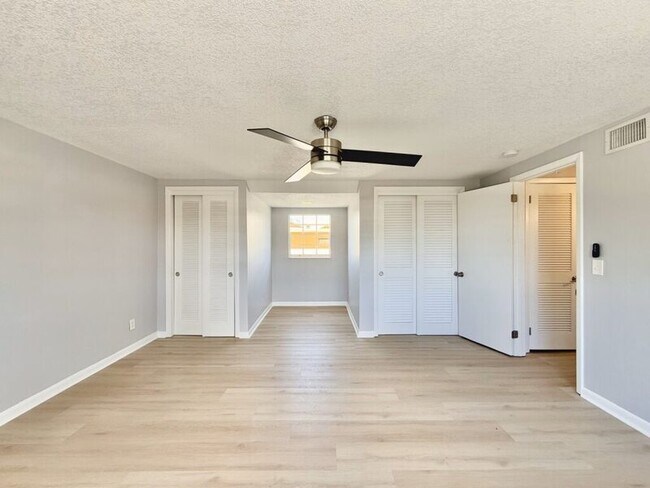 Building Photo - 8718 Thornwood Ln