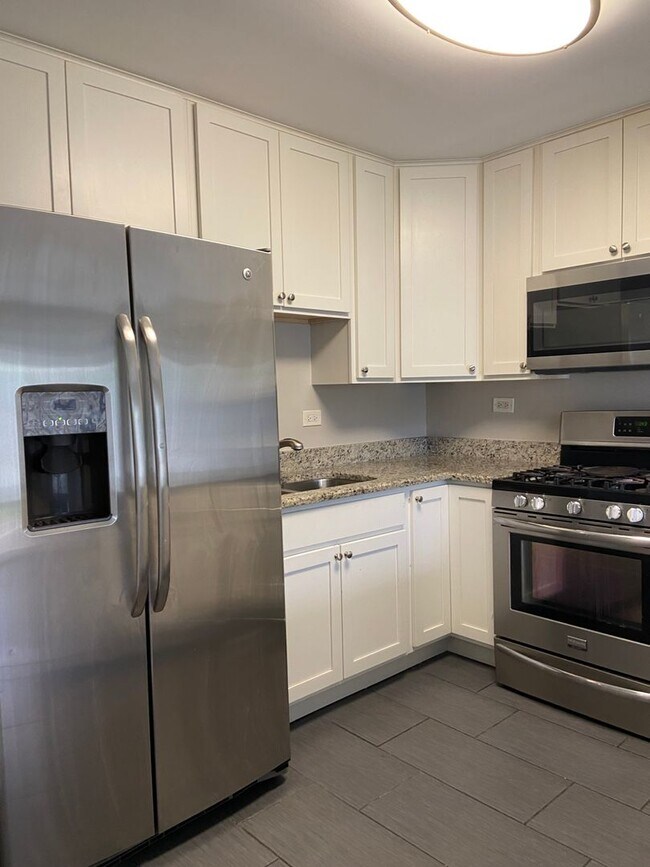 Building Photo - This property is available on a rent-to-own basis.