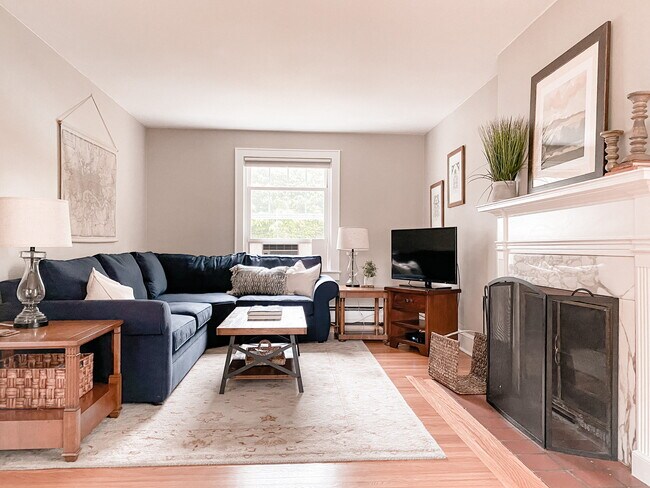 Living room - 61 Lexington Pky