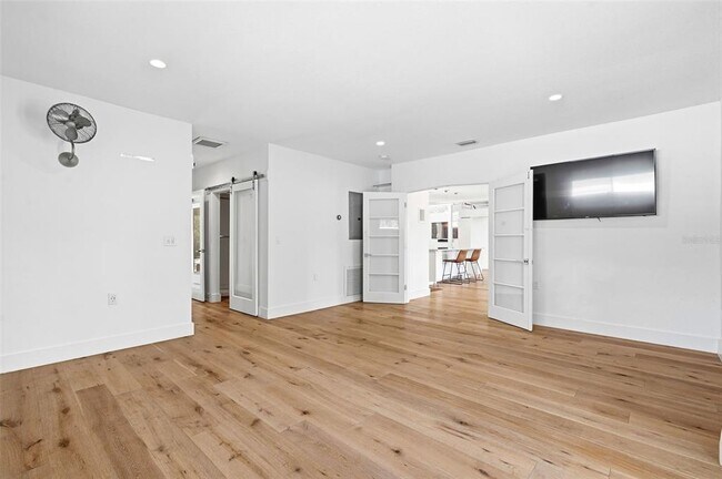 Building Photo - 141 Giralda Blvd NE