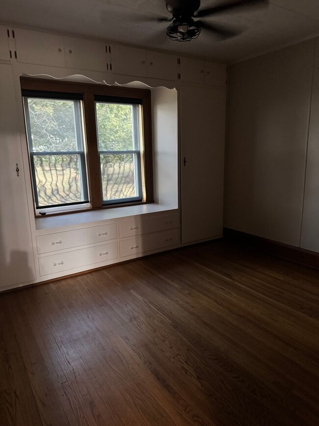 Building Photo - Beautiful, Meticulously Maintained Home in Perrysburg