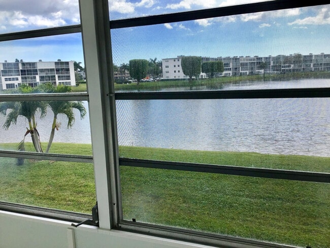 Building Photo - 2035 Exeter