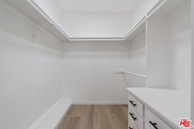 Building Photo - 15974 Tobin Way