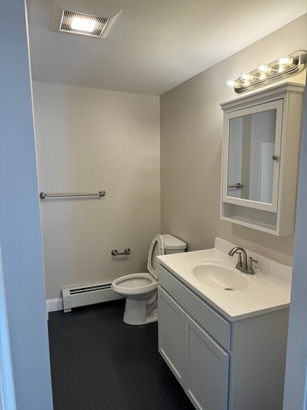 Building Photo - 118 Western Ave