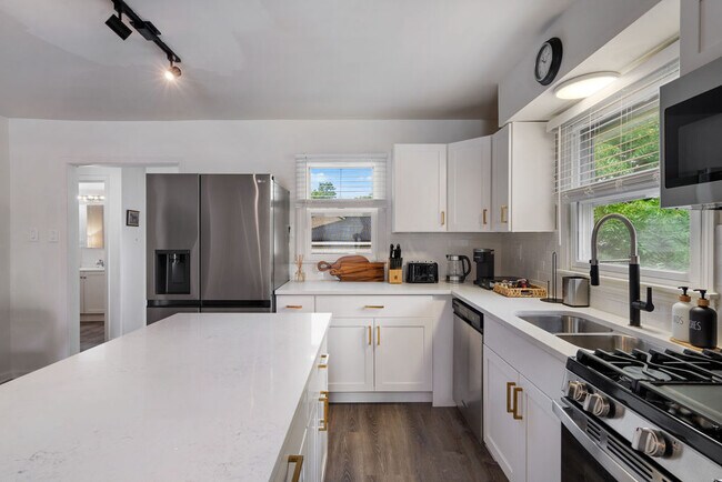 Building Photo - 116 S Hudson St