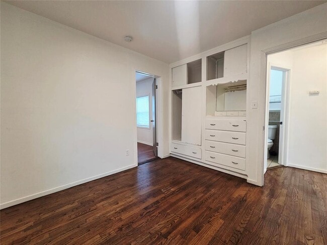 Building Photo - 3413 Willow Creek Dr