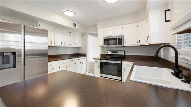 Building Photo - 6925 Red Fox Trail