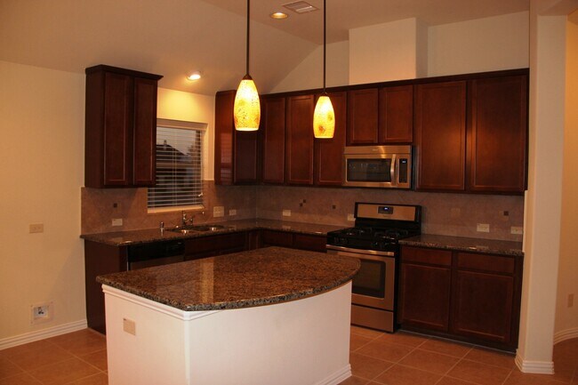 Building Photo - 2306 Snowy Egret Drive