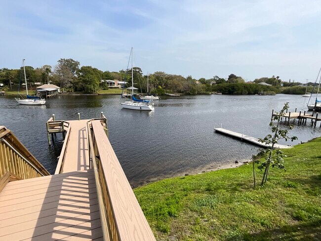 Building Photo - 900 Paddleboard Ct