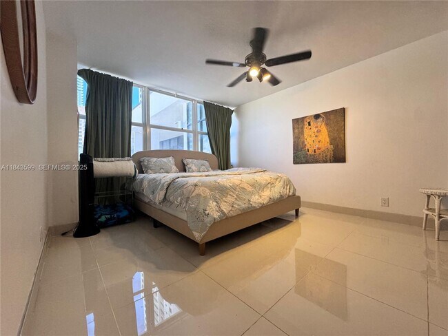 Building Photo - 2201 S Ocean Dr