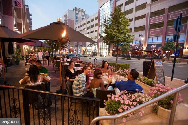 Building Photo - 157 Fleet St