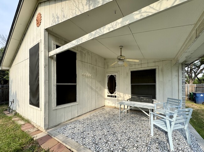 Building Photo - 8957 Taline Cir