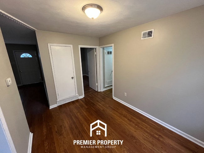 Building Photo - Charming 3BR/1.5BA Memphis Home with Hardwood Floors, Deck & Large Fenced Yard