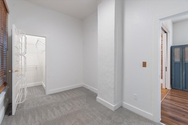 Building Photo - 1103 Lipan St