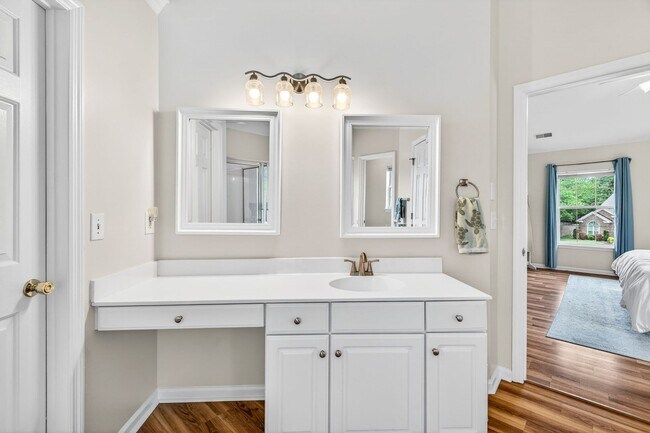 Building Photo - Spacious Living in the Heart of Whitehall
