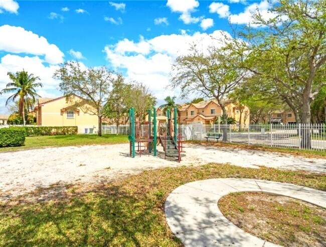 Building Photo - 2140 SW 87th Way