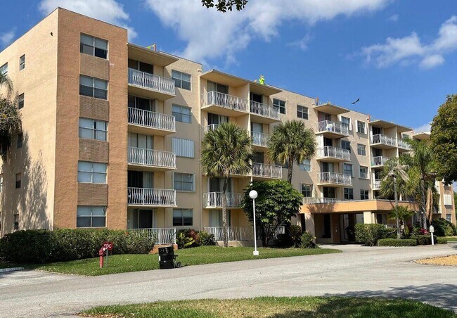 Building Photo - 500 Executive Center Dr