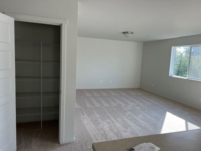 Building Photo - Beautiful 3 Bedroom property in Marysville!!