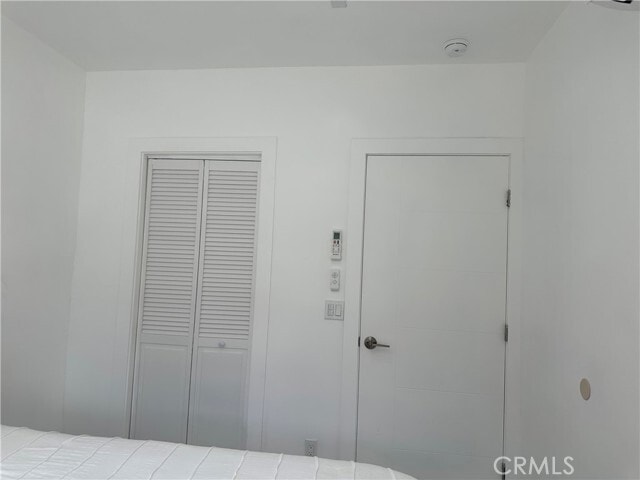 Building Photo - 7013 Bellaire Ave