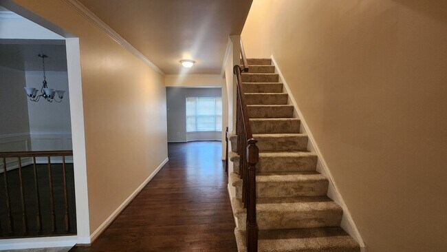 Building Photo - Spacious Arlington TH Near Ballston Metro!