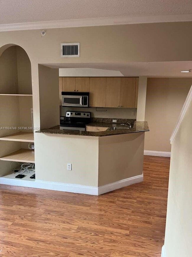 Building Photo - 2891 NE 185th St