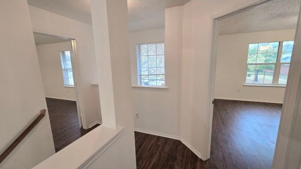 Building Photo - 2817 Island Wren Dr