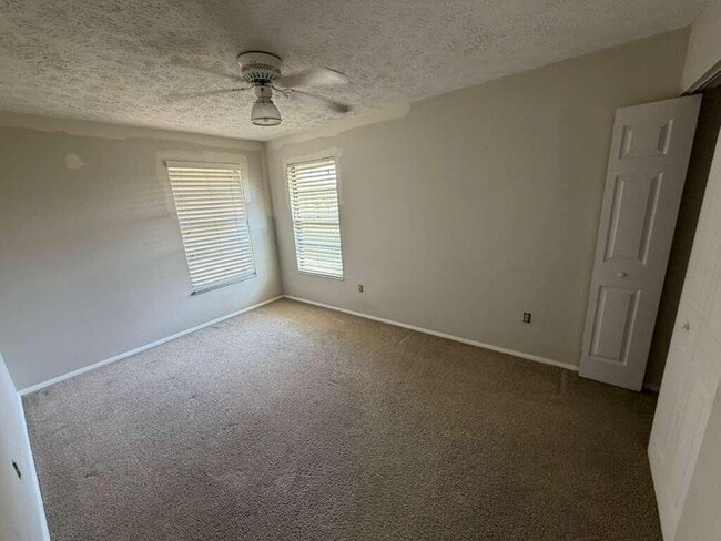 Building Photo - 2055 SW Cranberry St