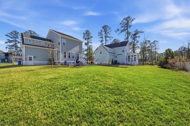 Building Photo - 1824 Hazelwood Rd