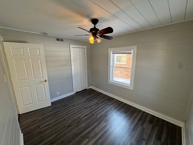 Building Photo - 16935 Western Ave