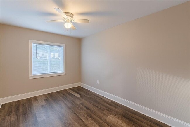 Building Photo - 1376 Westmont Rd SW