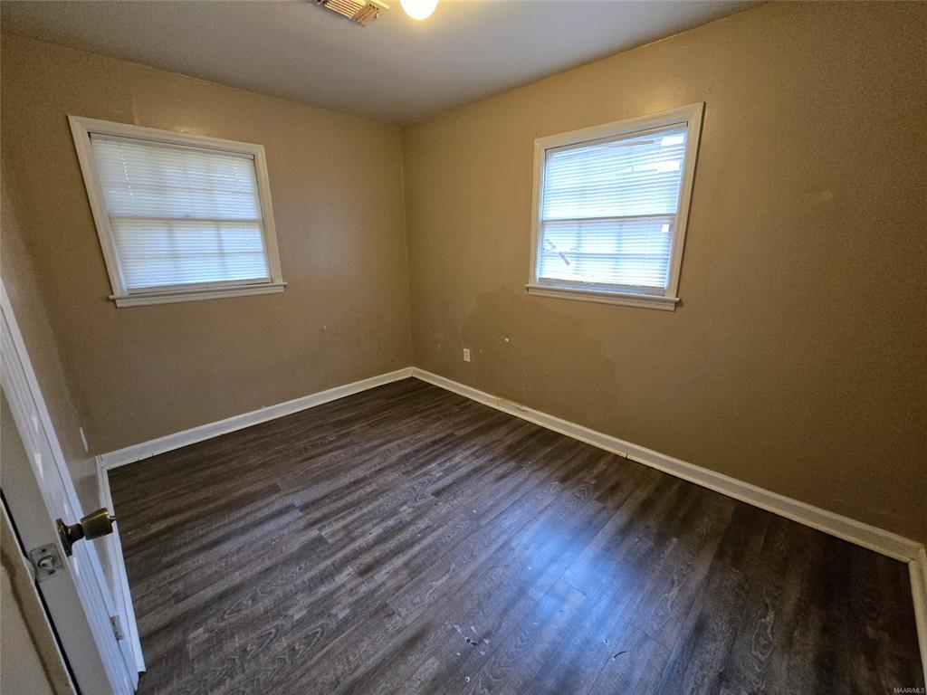 Building Photo - 1809 Midway St