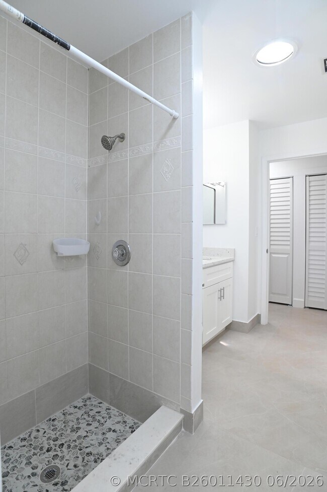Building Photo - 1148 Summit Trail Cir