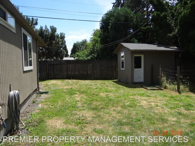 Building Photo - 3 br, 2 bath House - 902 25th Place