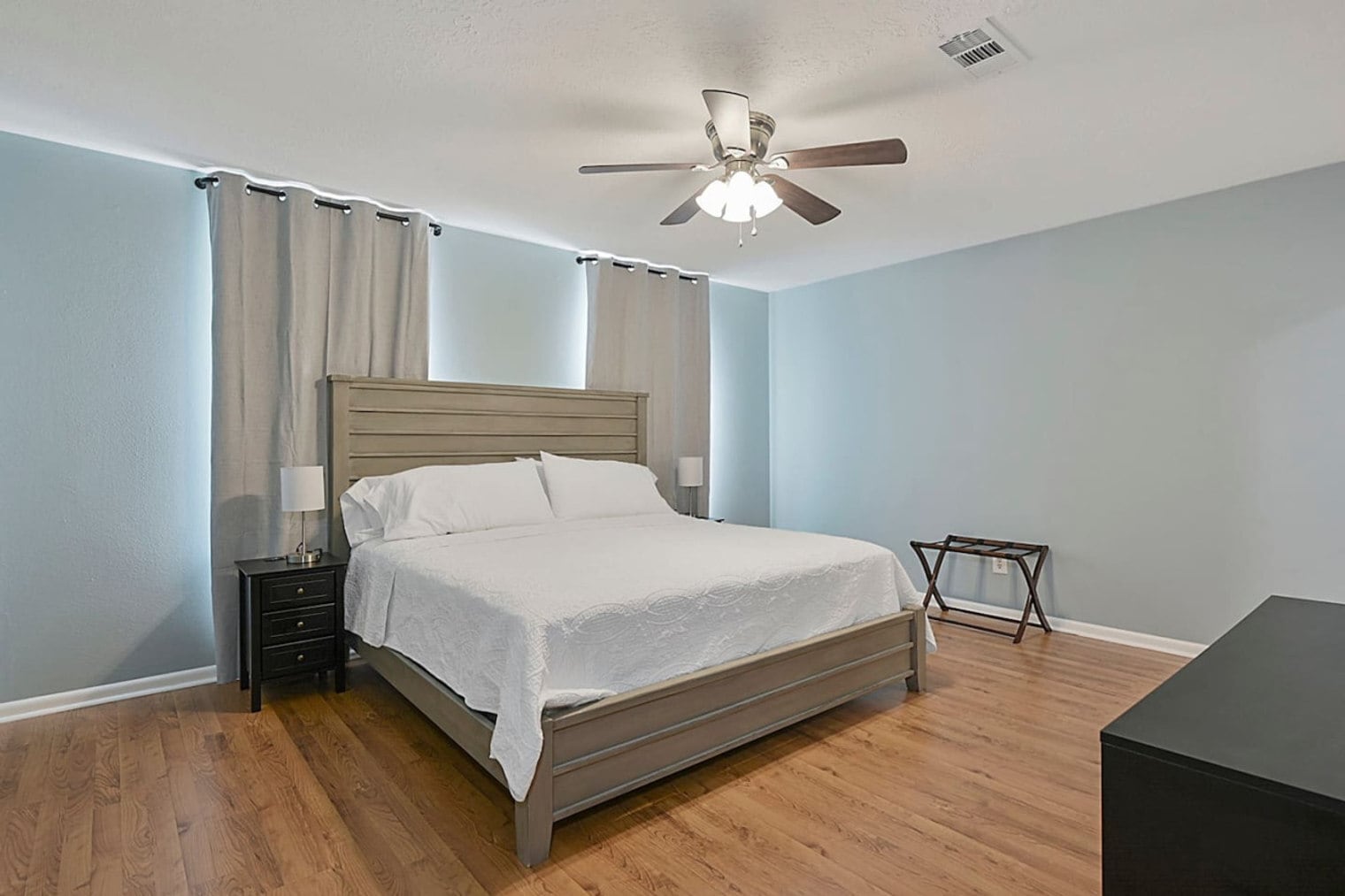 Building Photo - 1909 Langford St