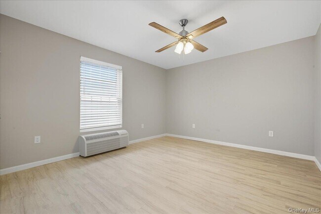 Building Photo - 71 N Main St