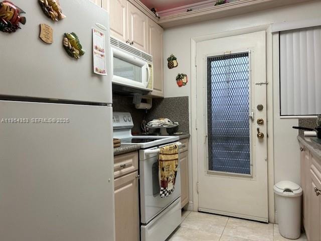 Building Photo - 3923 NE 166th St