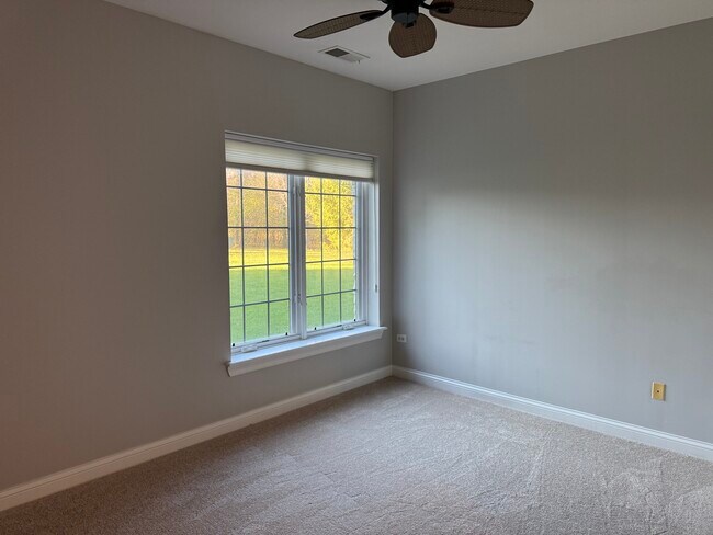 Building Photo - 1800 Amberley Ct