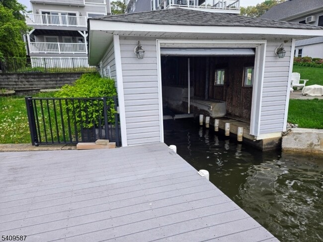 Building Photo - 23 S Bertrand Rd