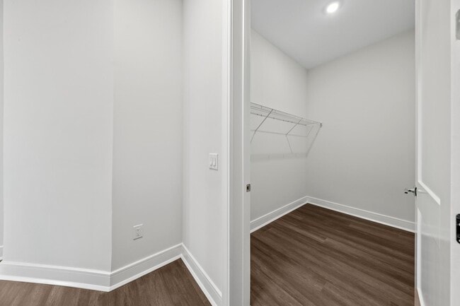 Building Photo - 121 34th St