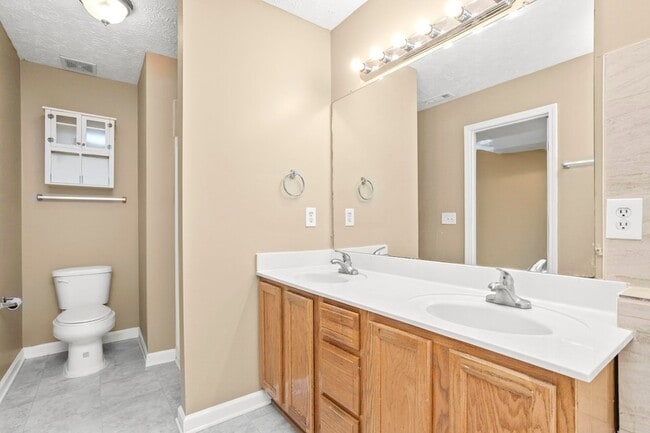 Building Photo - 1604 Overcreek Ct