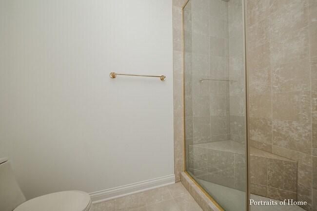 Building Photo - 1115 Bridgeview Ln