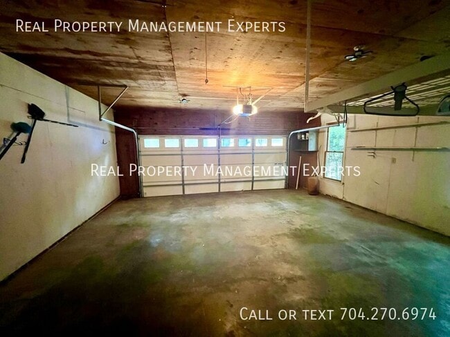 Building Photo - 9024 Highland Creek Pkwy