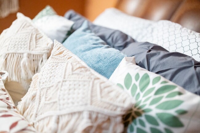 Building Photo - Cozy Fully Furnished 1-Bedroom Apartment