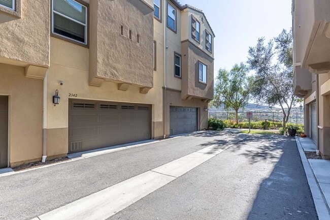 Building Photo - ***LOOK&LEASE $250.00 OFF FIRST MONTH***ST...