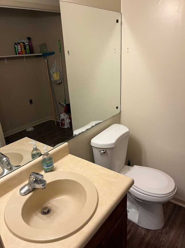 Building Photo - 111
