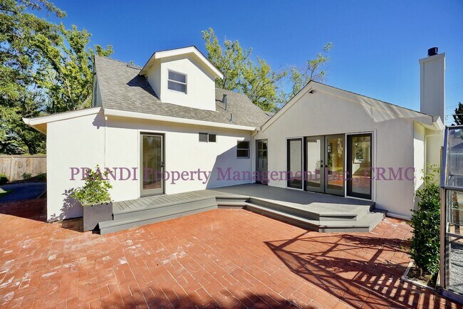 Building Photo - Marinwood Gem, Fully Renovated, Stylish an...