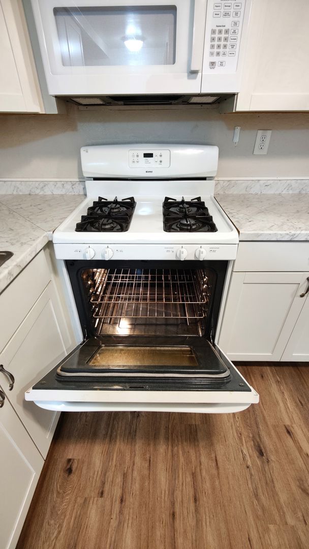 Building Photo - *Spacious & Updated 3BD/2BA Single-Family Home Available in Bethel Park*