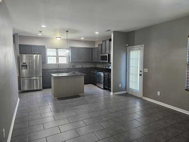 Building Photo - 3 Bedroom 2.5 bath unfurnished home in The Landing at Mill Creek - Sneads Ferry
