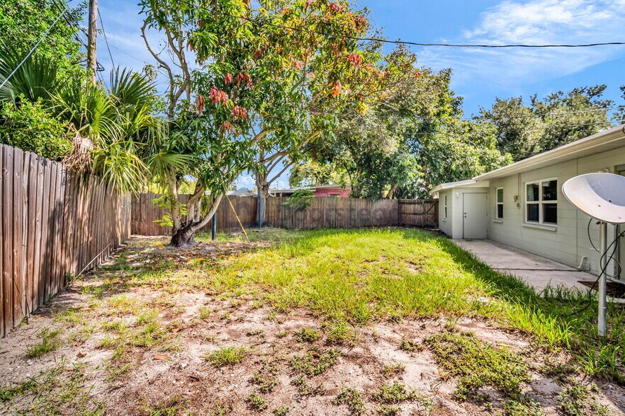 Building Photo - 4291 Porpoise Dr SE