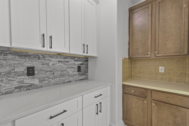 Building Photo - 16727 Summer Cypress Ct